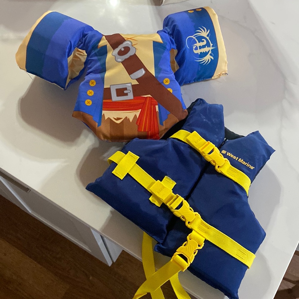 Kids Life jacket and swimmers